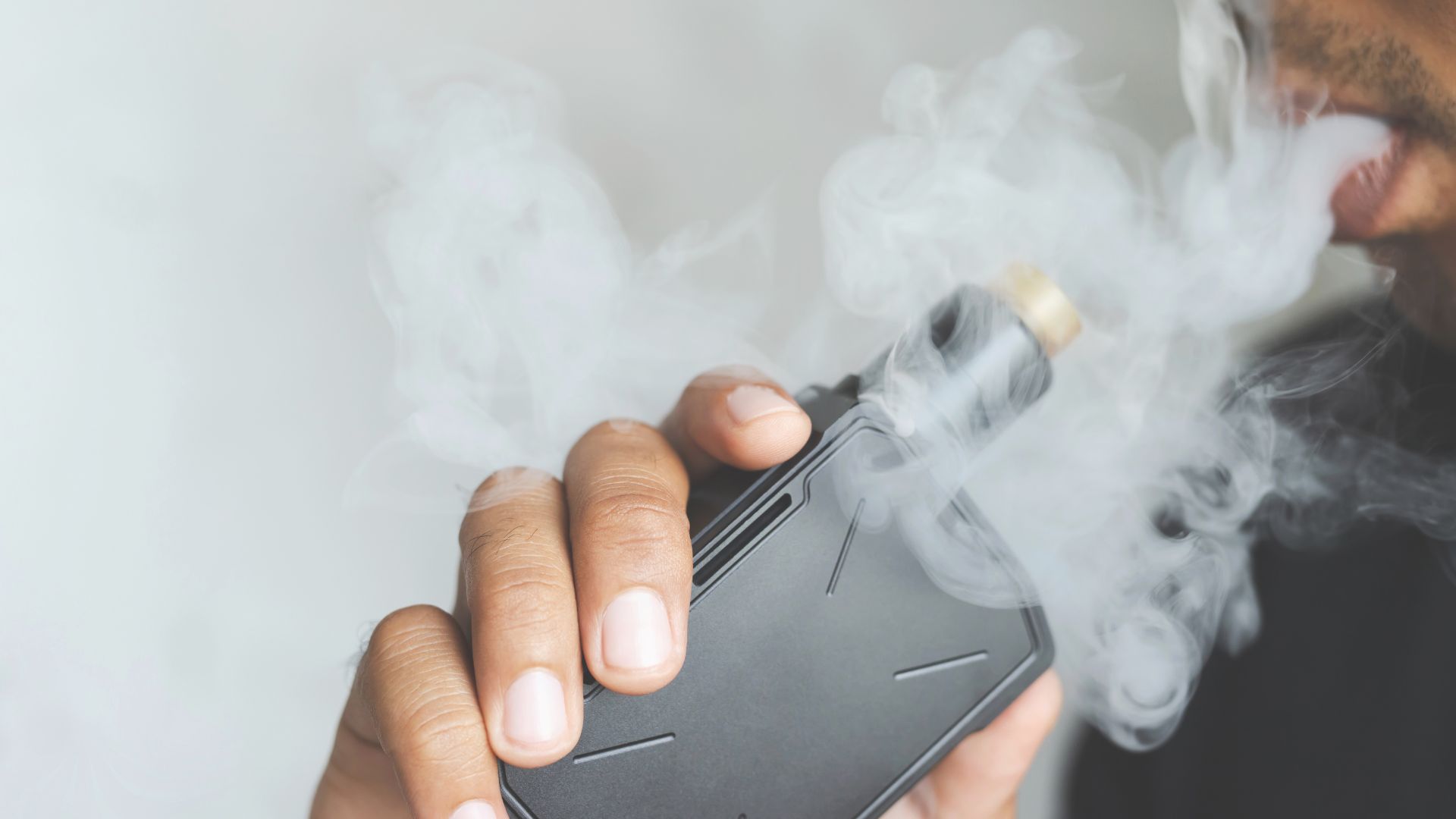 La OMS alerta sobre el auge del cigarrillo electrónico entre los jóvenes