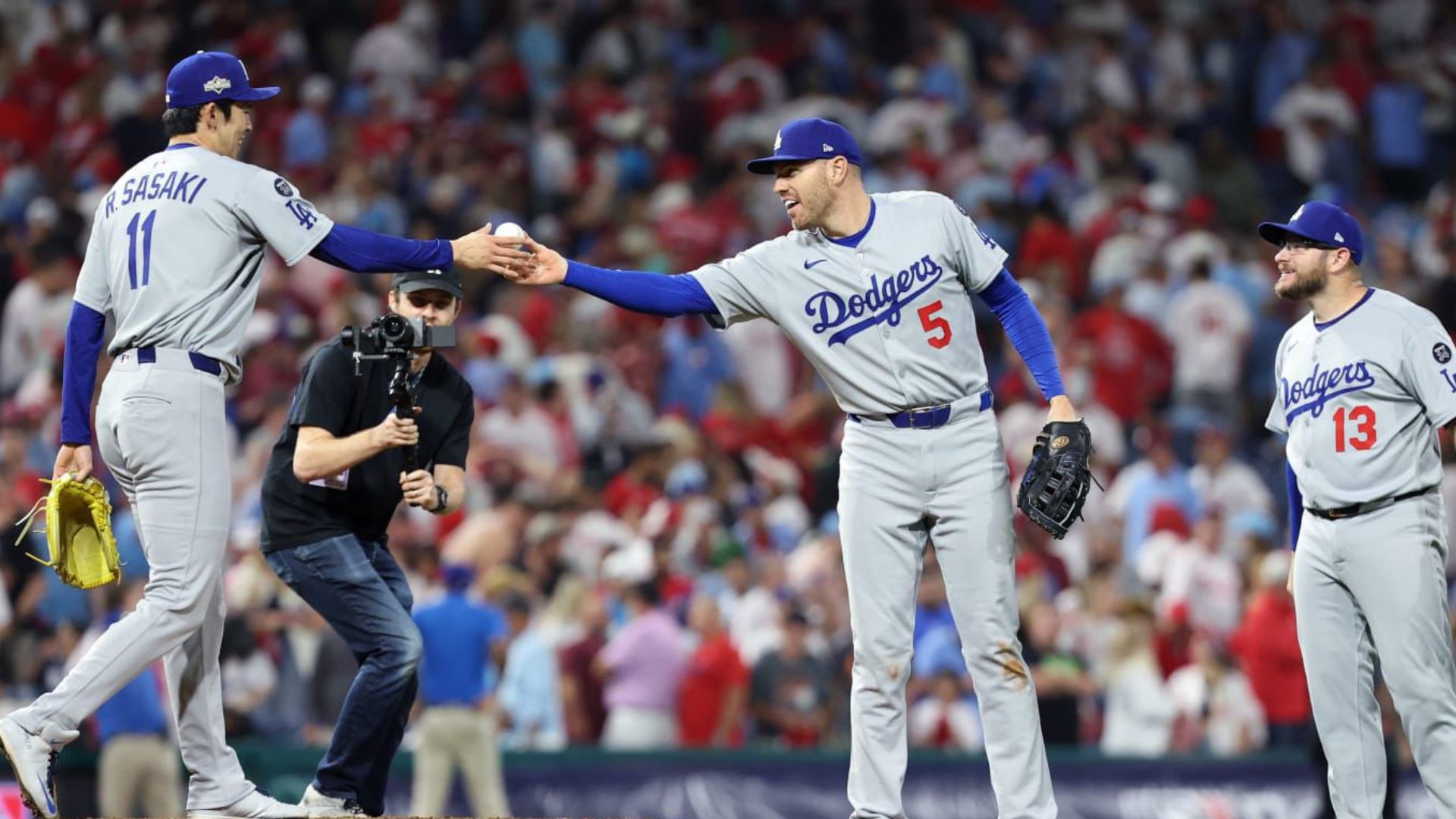 Cerveceros y Dodgers se adueñaron de la jornada de playoffs en la MLB