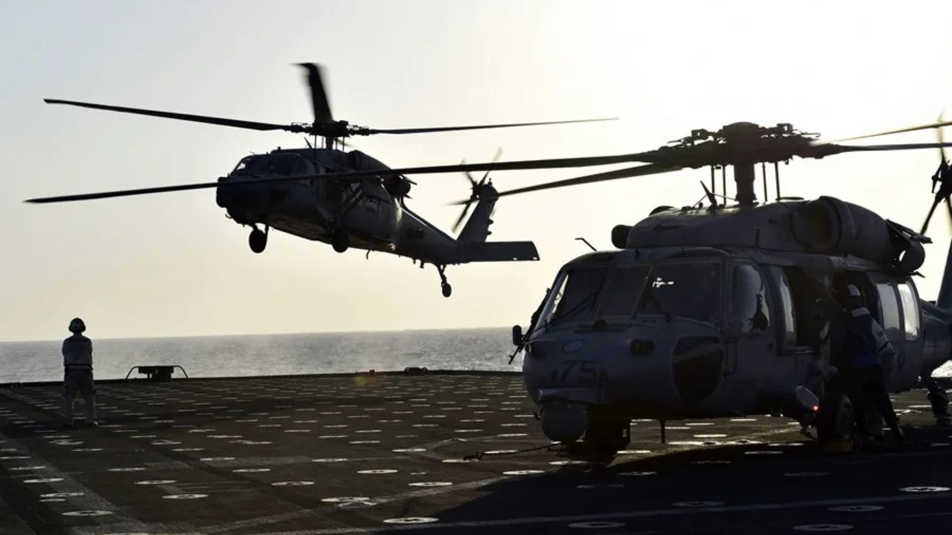 EE.UU. despliega helicópteros de combate cerca de Venezuela, según The Washington Post