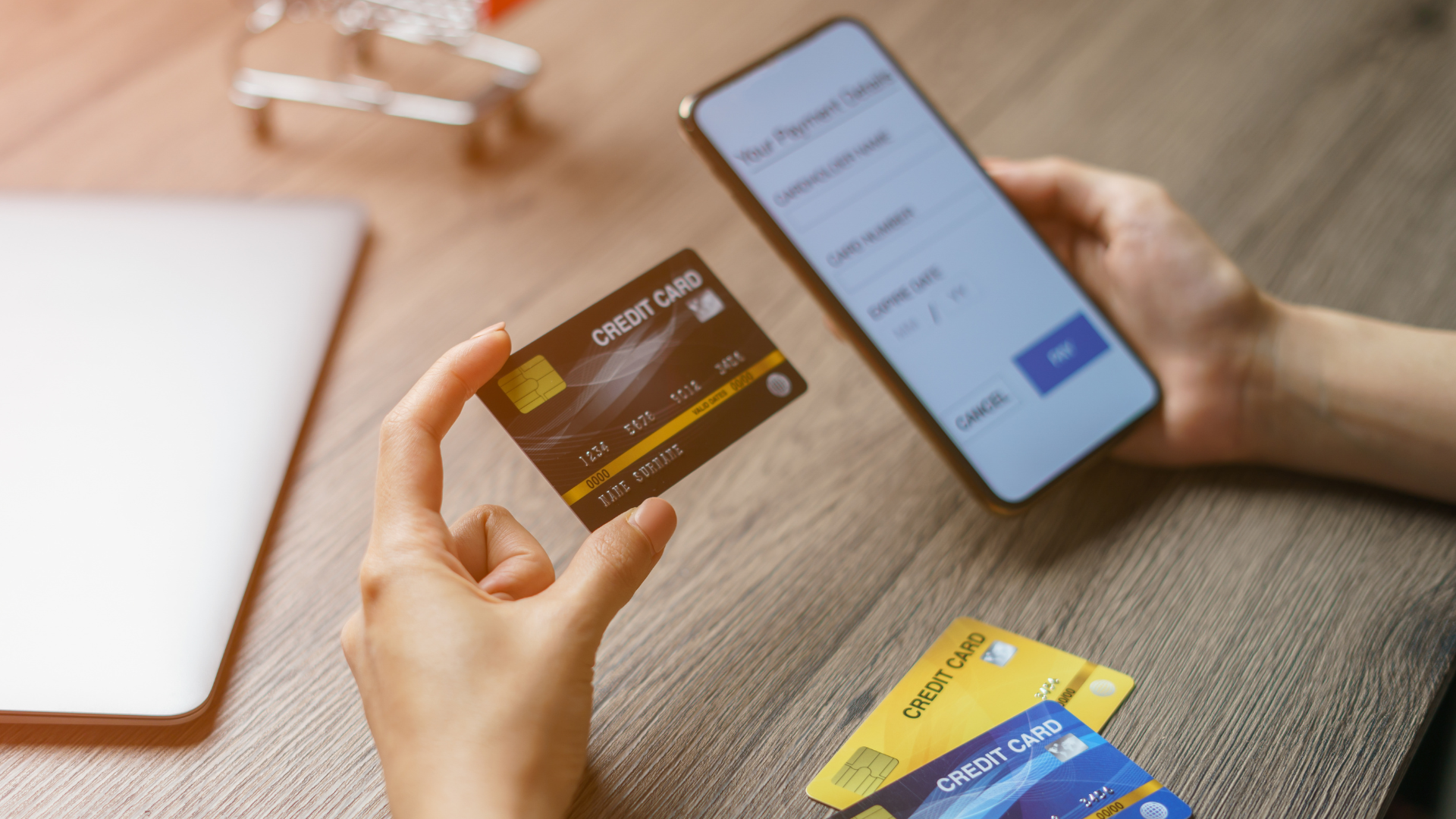 Aplicaciones móviles lideran digitalización bancaria con 77 % de uso, según Superintendencia de Bancos