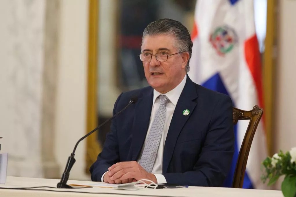 Yeni Berenice designa a Roberto Santana como nuevo director del sistema penitenciario