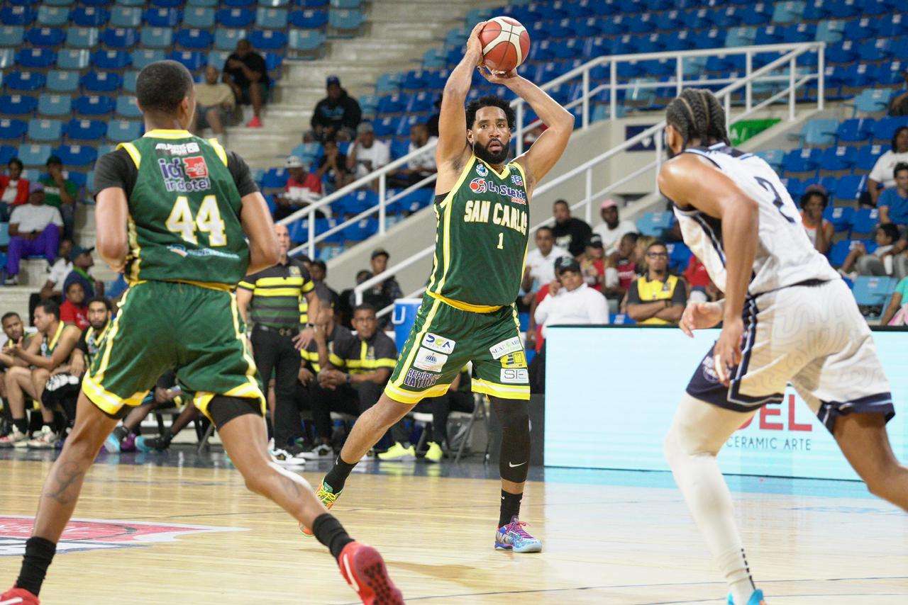 Juan Guerrero coloca a San Carlos en primer lugar al superar a El Millón en el TBS Distrito 2025