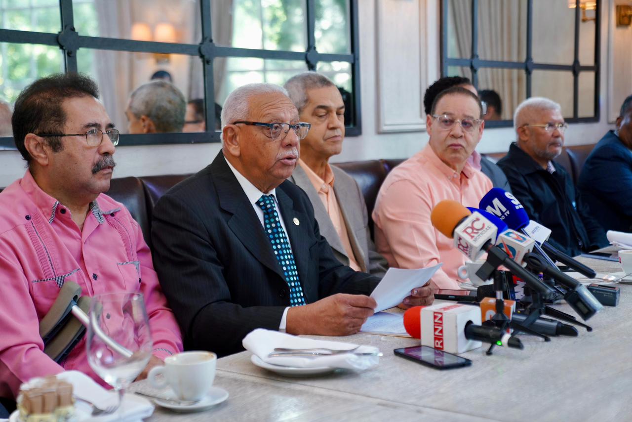 Expresidentes del Codia califican el Monorriel de Santo Domingo como un “error técnico y financiero”
