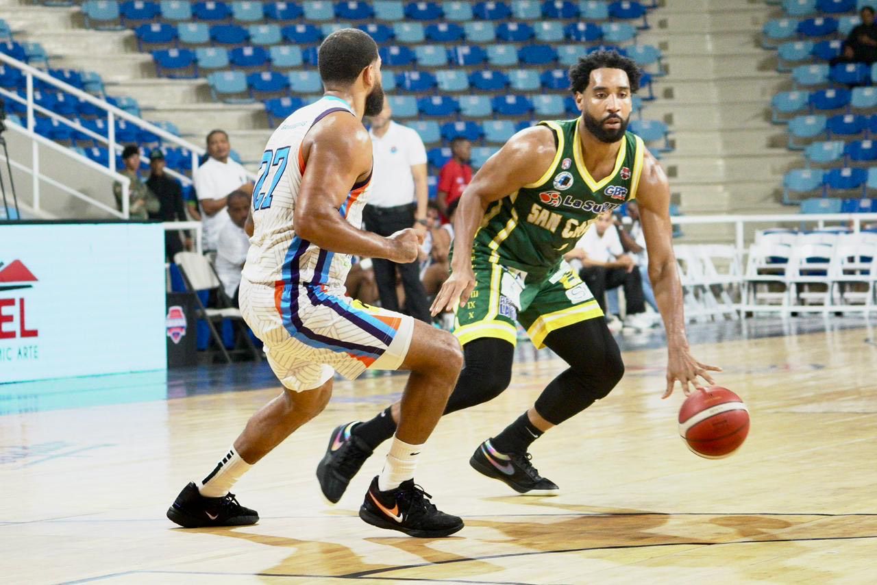 Clubes San Carlos y Mauricio Báez triunfan en jornada dominical del TBS Distrito 2025