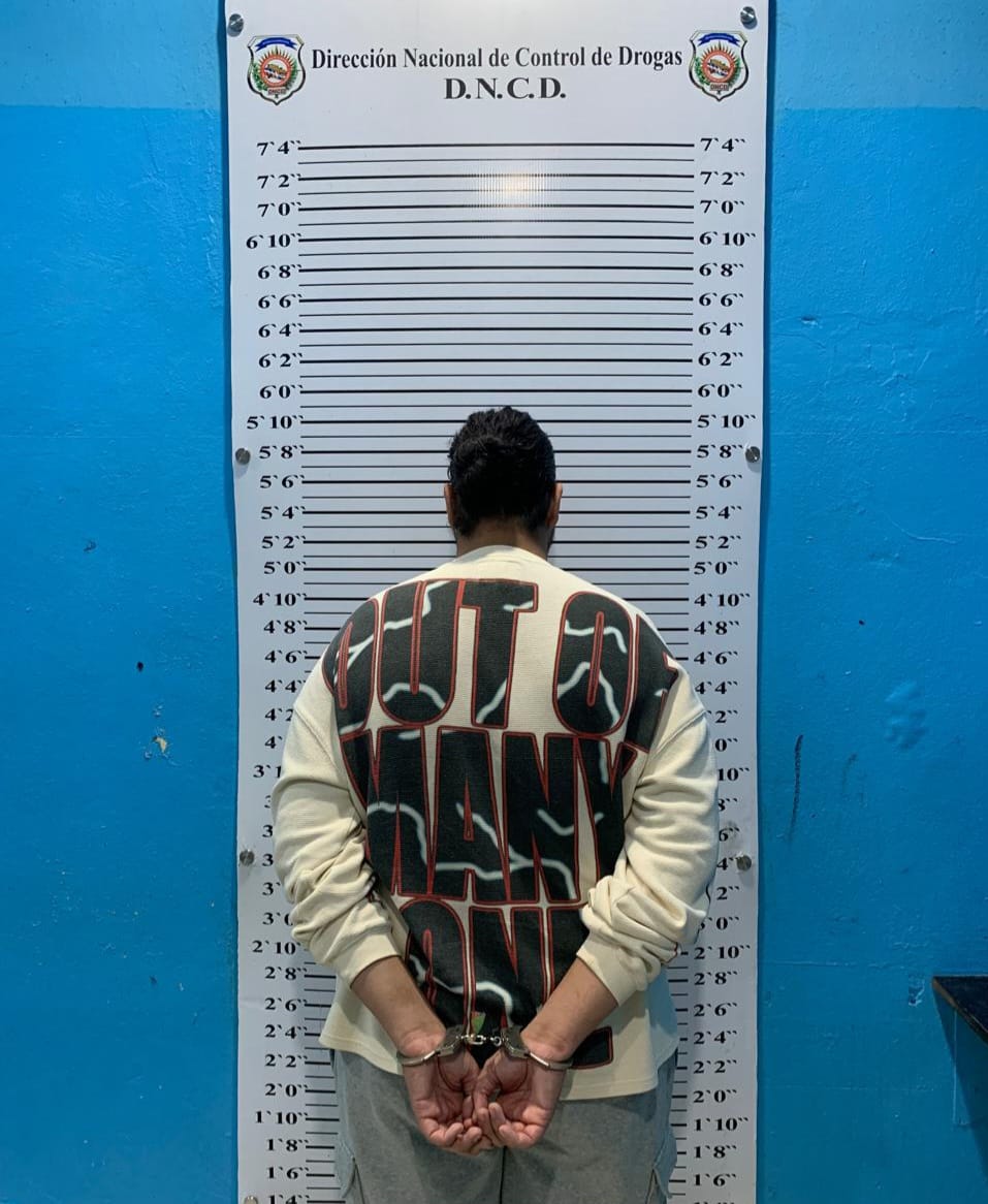 Arrestan a hombre vinculado al decomiso de 118 paquetes de marihuana en el Aeropuerto del Cibao