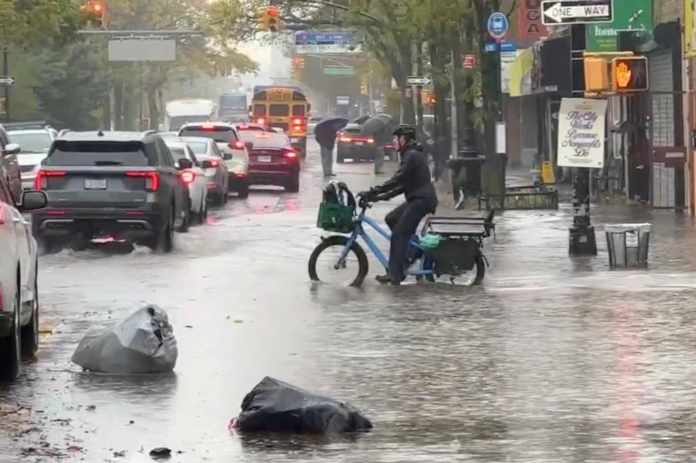 Dos personas mueren por inundaciones en la Ciudad de Nueva York durante fuerte tormenta