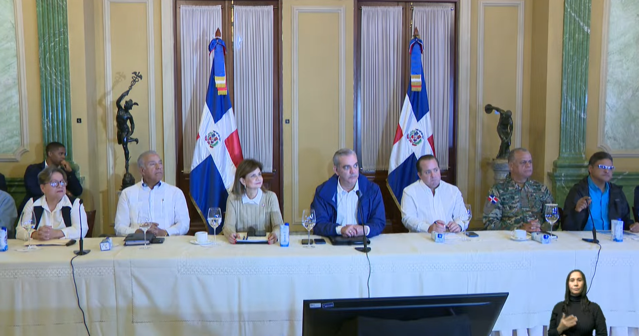 Gobierno mantiene hasta mañana alertas y suspensiones por tormenta Melissa