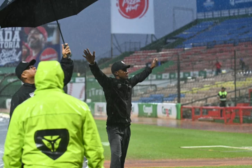 Lidom pospone partidos del fin de semana por huracán Melissa; torneo se reanuda el lunes