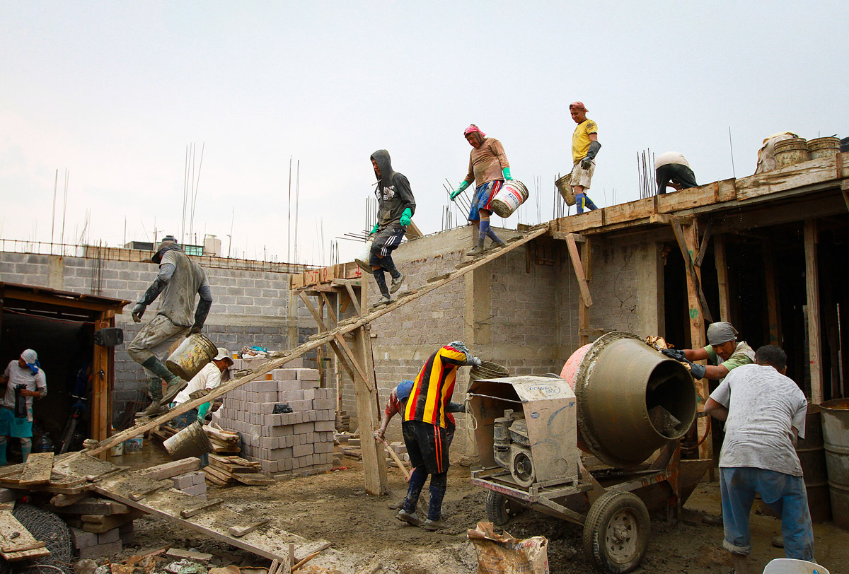 Más de la mitad de las obras en el país siguen paralizadas