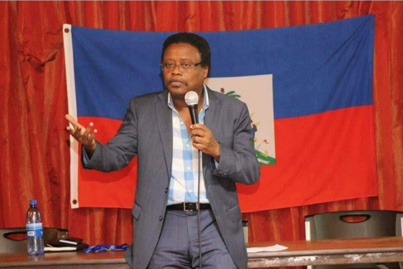 Funcionario haitiano acusa a EEUU de sancionarlo por querer salida del primer ministro