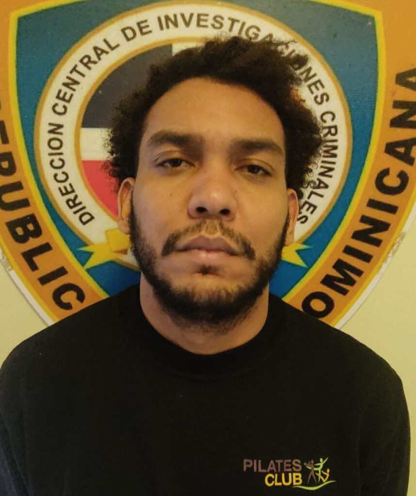 INTERPOL entrega PN en La Vega a hombre buscado por homicidio agravado