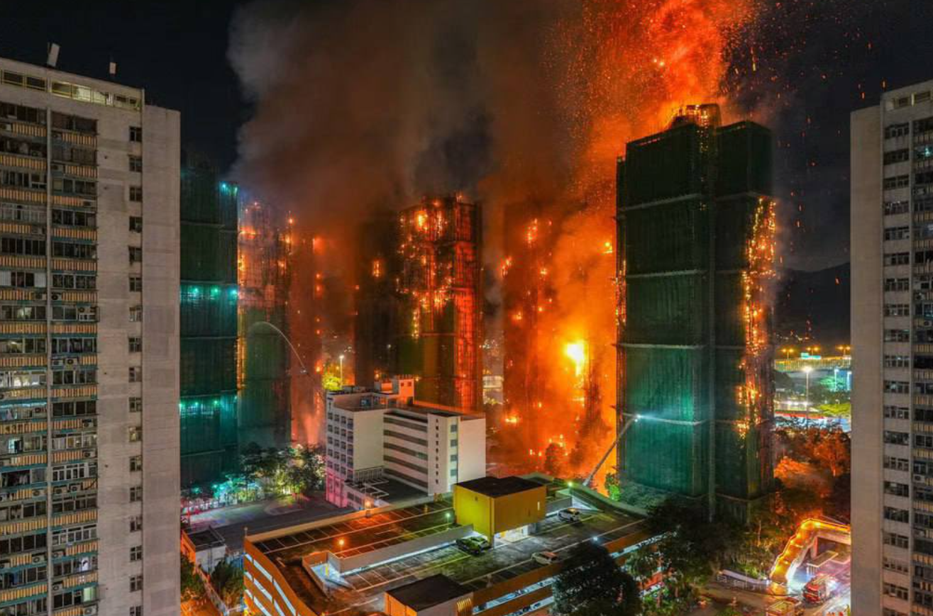 Aumentan a 44 los muertos y 279 desaparecidos en el peor incendio de Hong Kong en 30 años