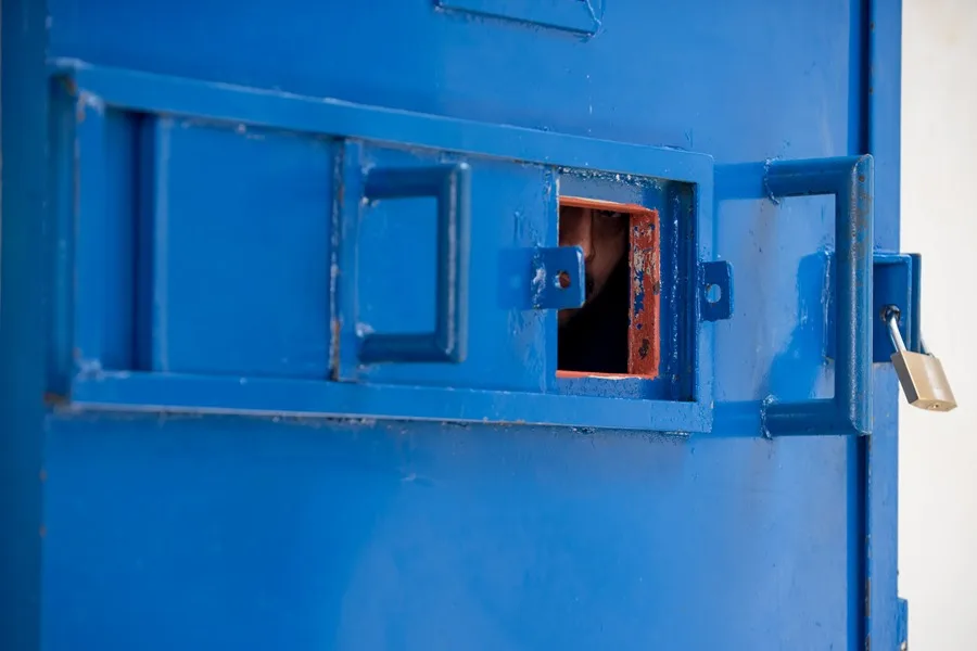 Encuentran 27 presos muertos por ahorcamiento en una cárcel del sur de Ecuador