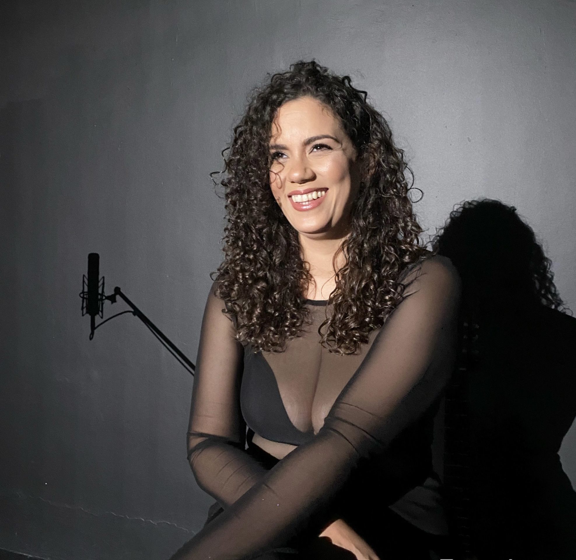 Laura Rivera denuncia robo en su residencia: sustraen guitarra y bicicleta eléctrica