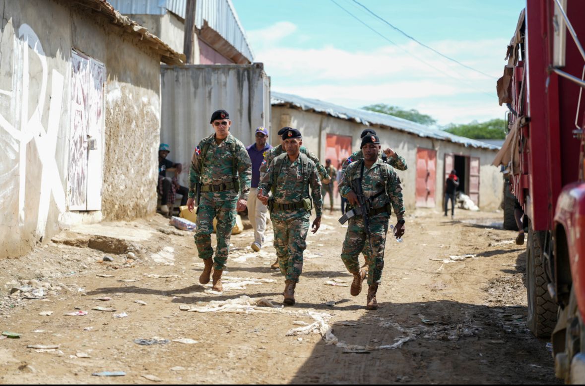 Comandante general del Ejército asegura actividad en la frontera se desarrolla con normalidad
