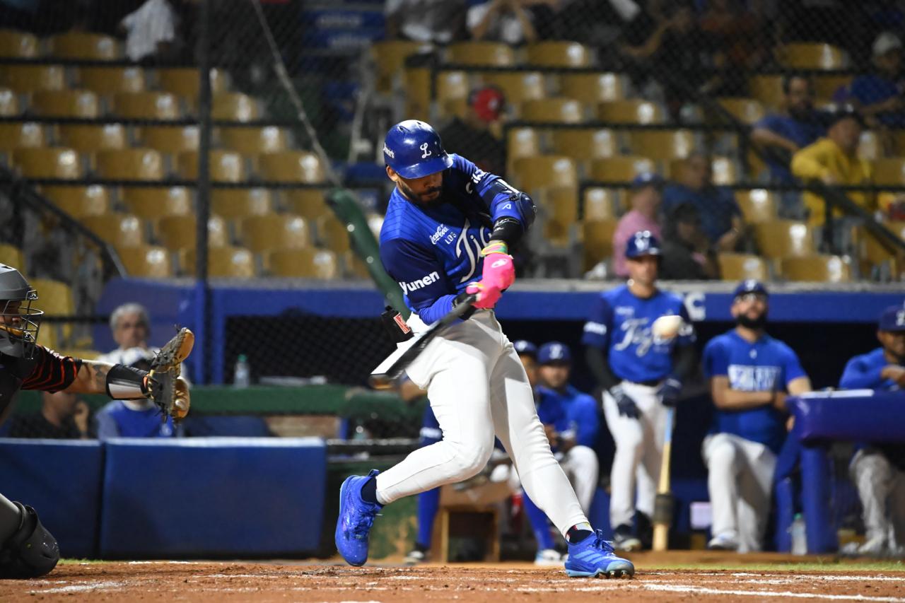 Campusano y Rojas Jr. lideran triunfo del Licey sobre Toros