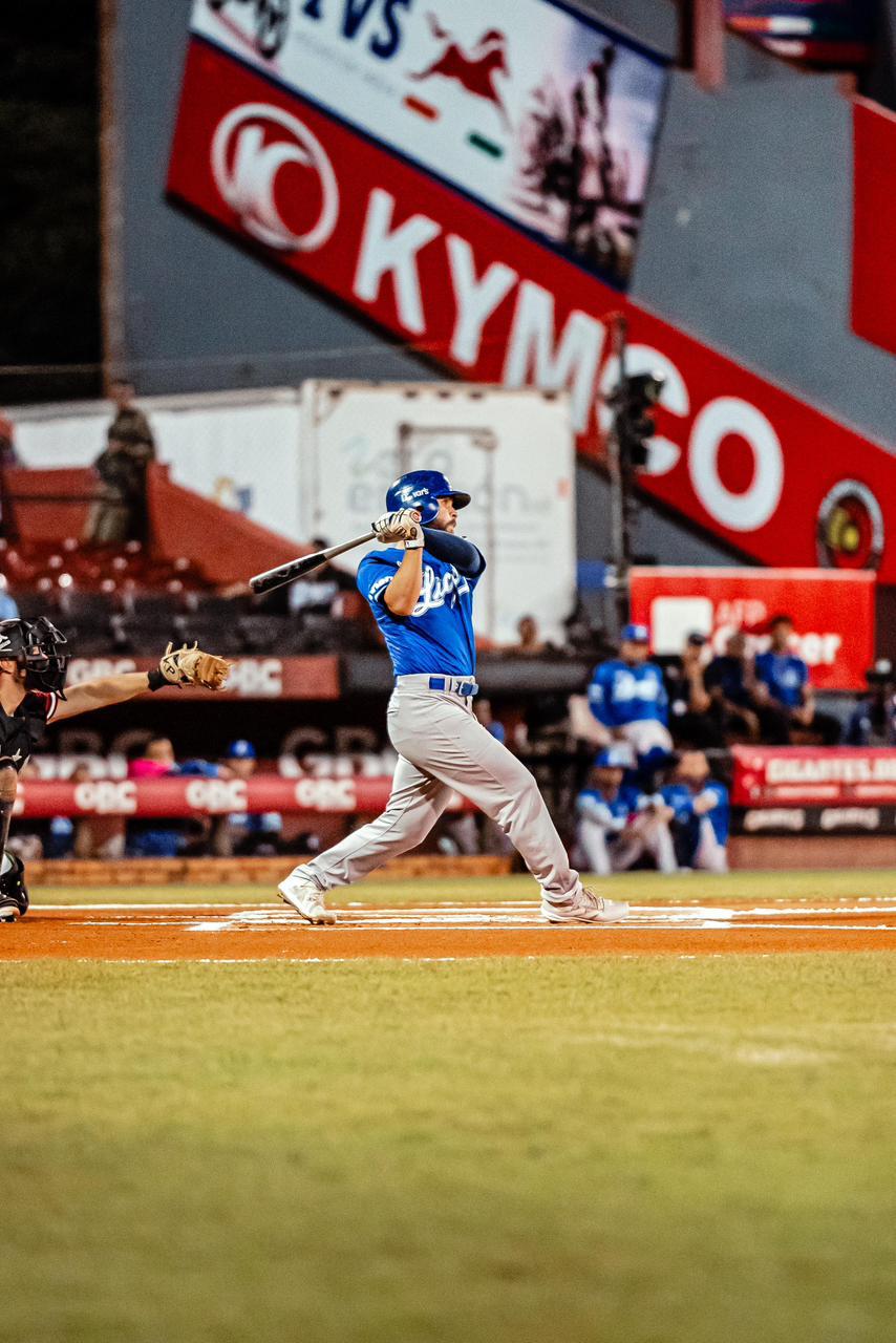 Anderson lidera blanqueada del Licey sobre Gigantes