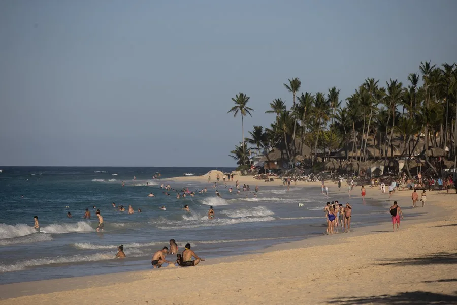 Abinader dice que “sin conectividad aérea no hay éxito en turismo”