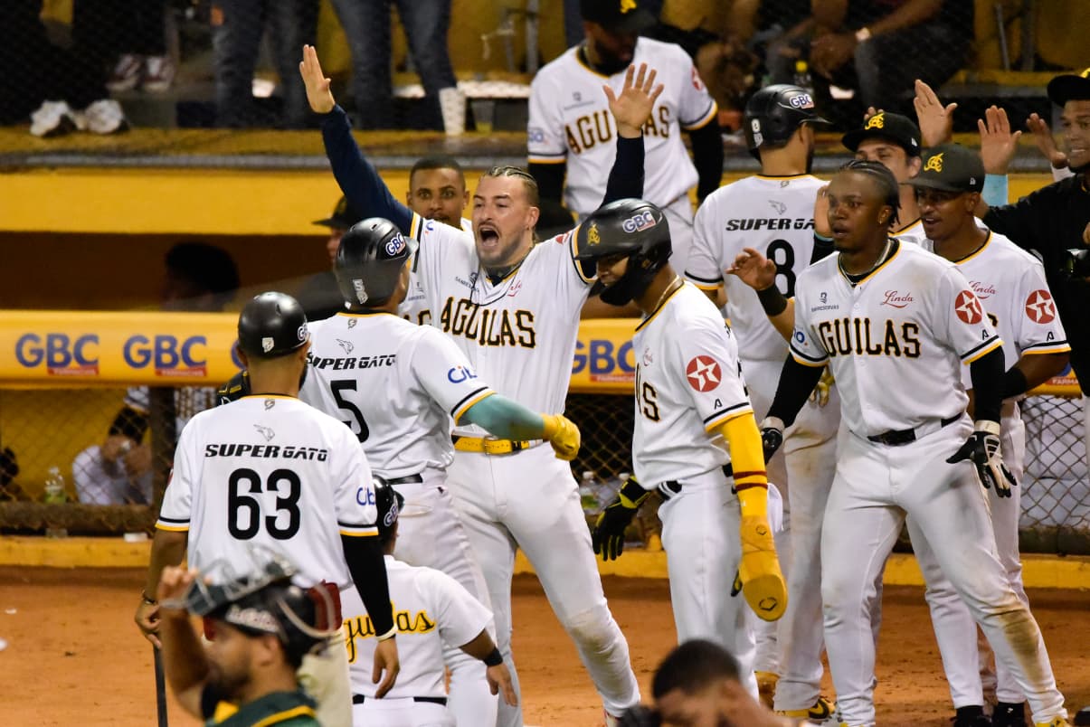 Águilas vuelven a vencer a las Estrellas y aseguran la serie particular