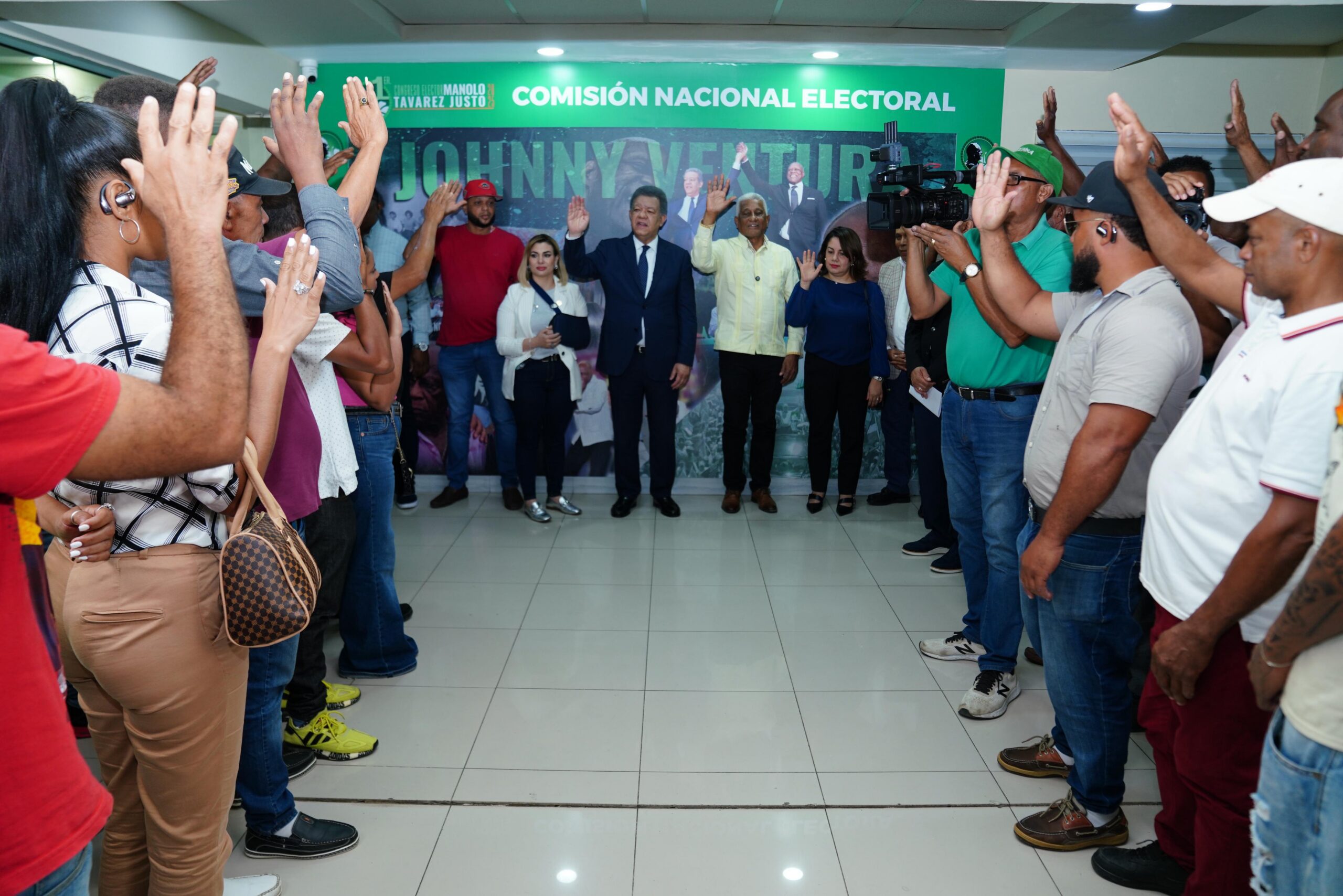 Exdiputado del PRM pasa a las filas de la Fuerza del Pueblo