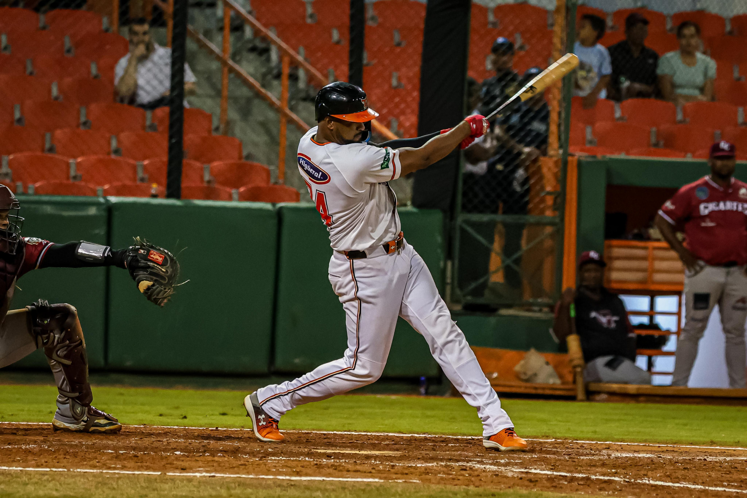 Hit de Gilberto Celestino deja a los Gigantes en el terreno