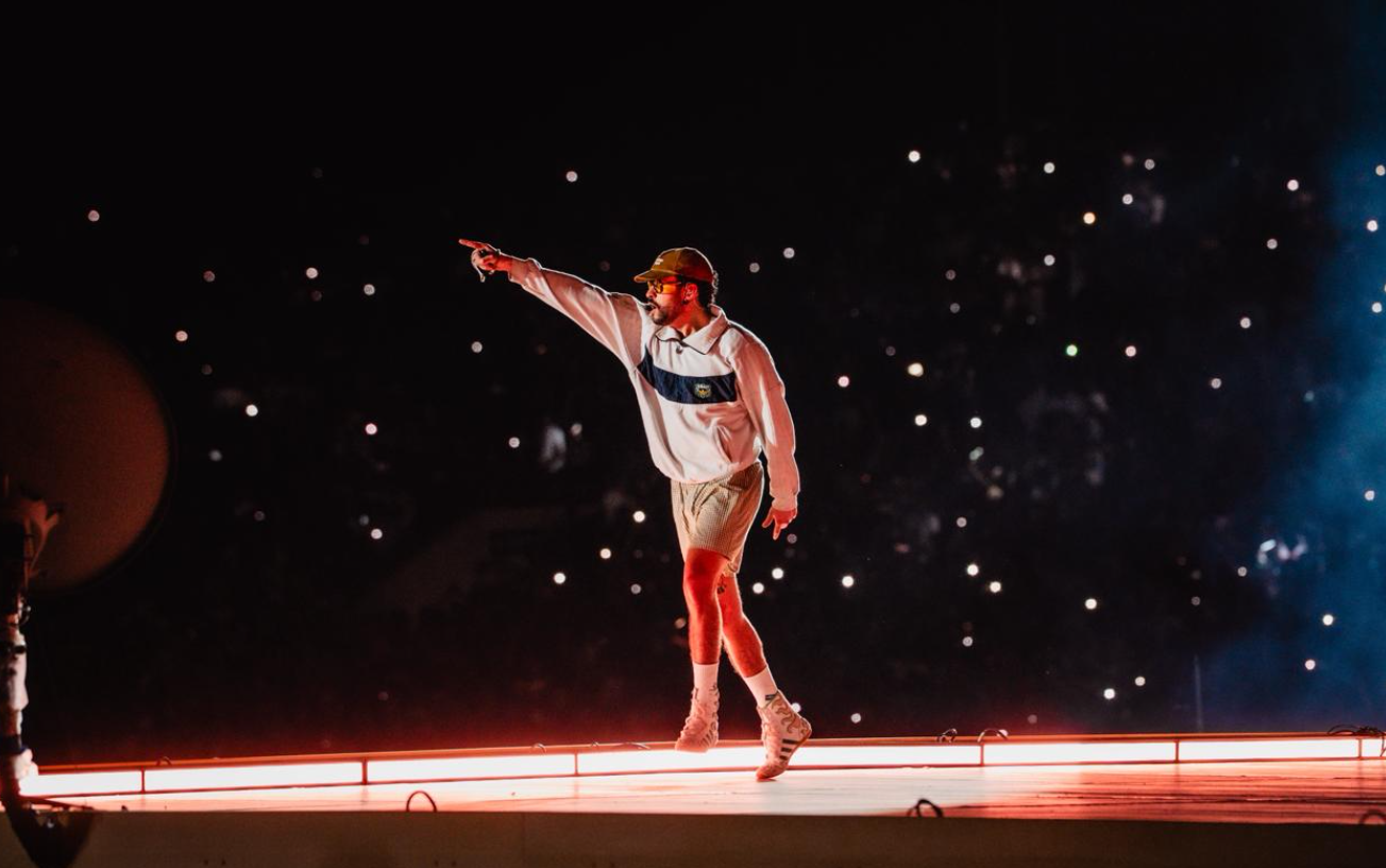 Bad Bunny hace vibrar Santo Domingo en el inicio de su esperada gira mundial