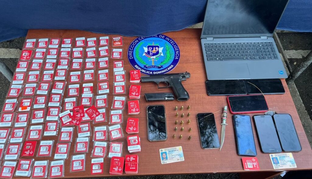 Desarticulan red que se dedicada al “chipeo” durante allanamientos en Santiago