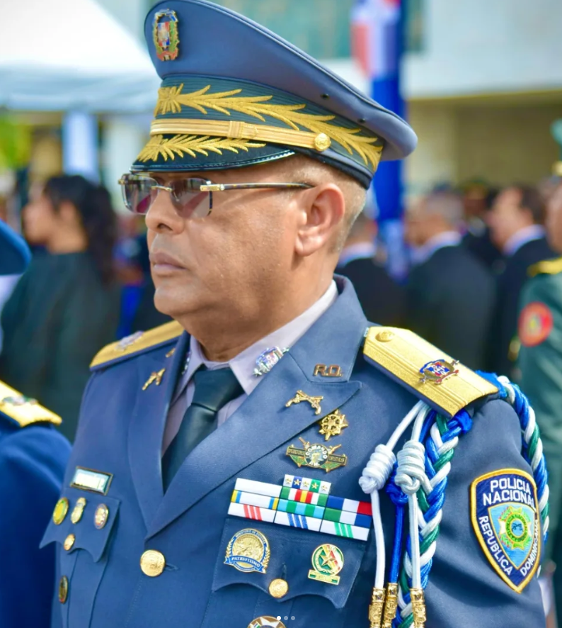 Abinader anunciará “en los próximos días” decisión sobre continuidad del director de la PN