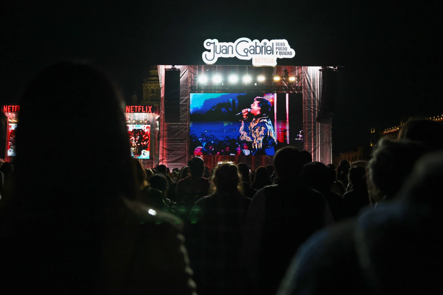 Proyección póstuma de Juan Gabriel supera su récord con 170 mil asistentes