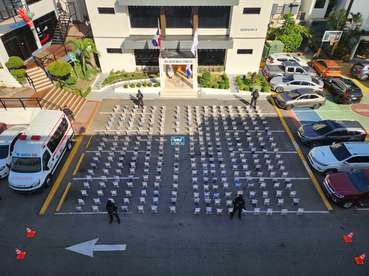 Decomisan el mayor cargamento de cocaína en lo que va de año 2025