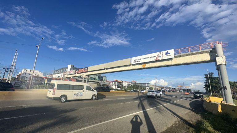 Edeeste suspenderá servicio eléctrico en sectores periféricos a la autopista Las Américas por trabajos de Obras Públicas