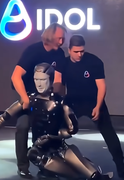 El primer robot humanoide de Rusia se desploma en su estreno