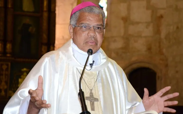 Arzobispo de SD confirma El Vaticano lo suspende de sus funciones administrativas