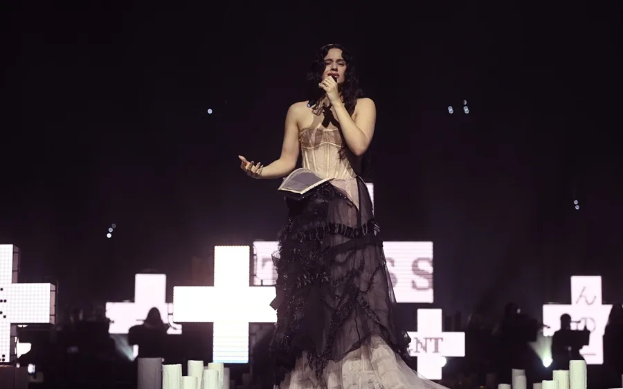 Aitana y Ed Sheeran brillan en unos Los40 Music Awards iluminados por la ‘LUX’ de Rosalía