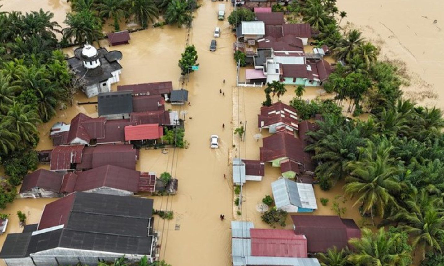 Más de 160 muertes en Indonesia por fuertes por inundaciones