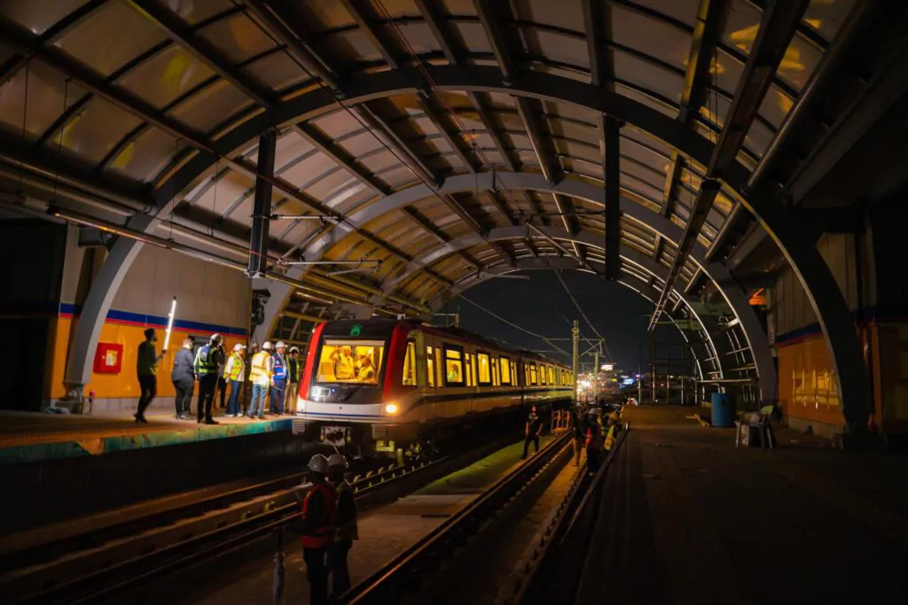 OPRET realiza las primeras pruebas dinámicas y eléctricas en el Metro de Los Alcarrizos