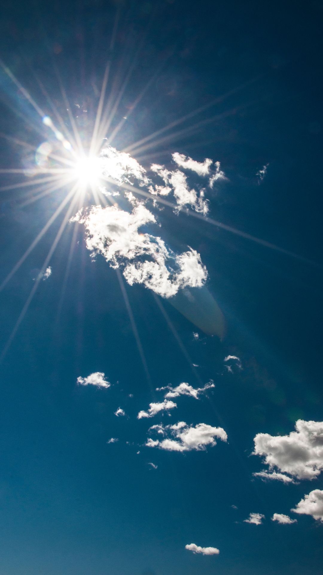 Sistema de alta presión mantiene escasas las lluvias este lunes en gran parte del país