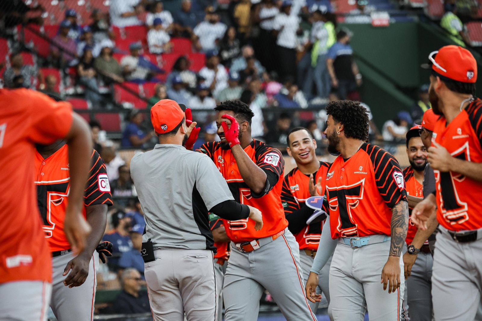 Eloy la saca, Brooks domina y Toros superan al Licey