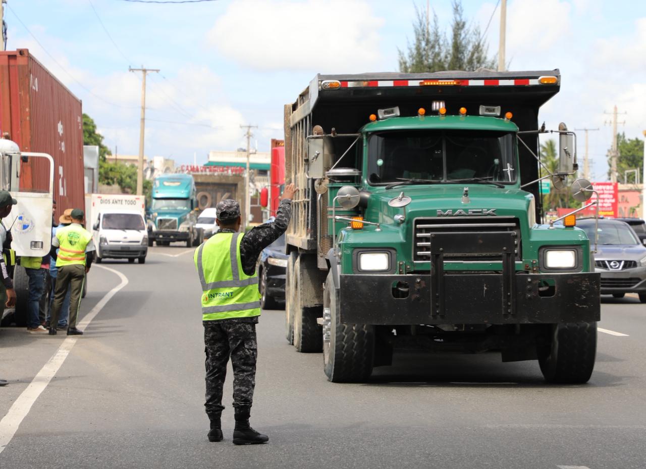 Intrant aplicará restricciones a vehículos de carga durante Navidad y Año Nuevo