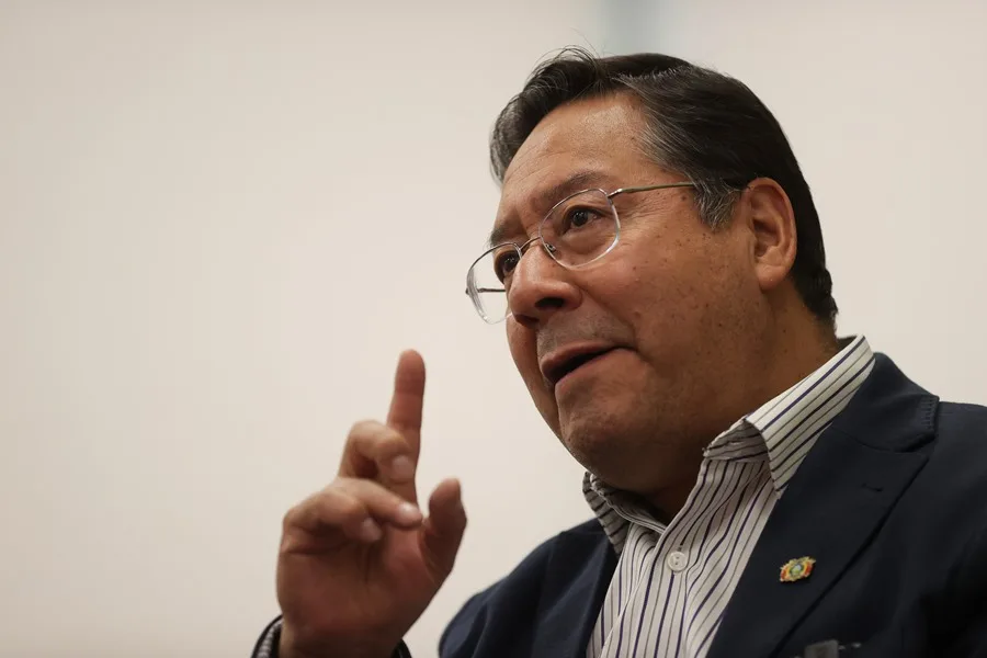 El expresidente Luis Arce pasa la noche en una celda policial y aguarda su audiencia en el caso por presunta corrupción en Bolivia