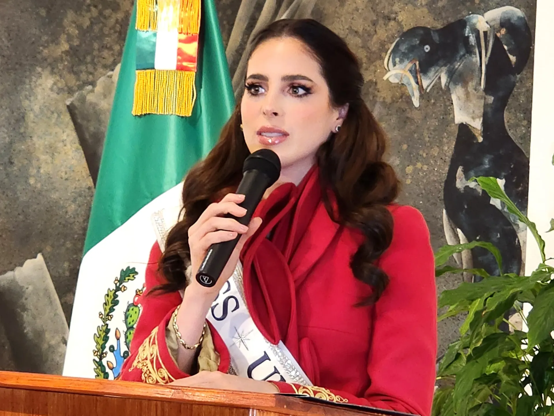 Miss Universo llega a Nueva York y manifiesta su respaldo a la comunidad inmigrante