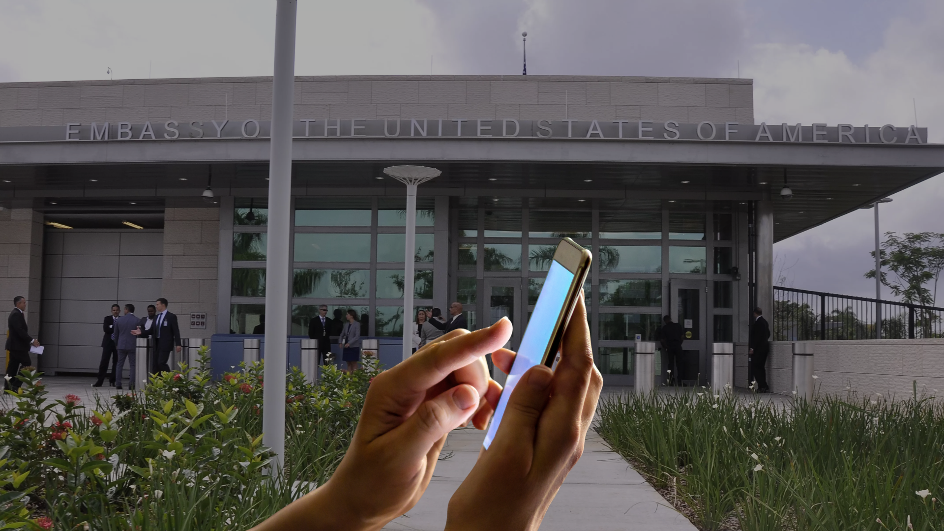 “Solo quieren dinero”: Embajada de EE.UU. en RD alerta sobre coyotes que operan en redes sociales