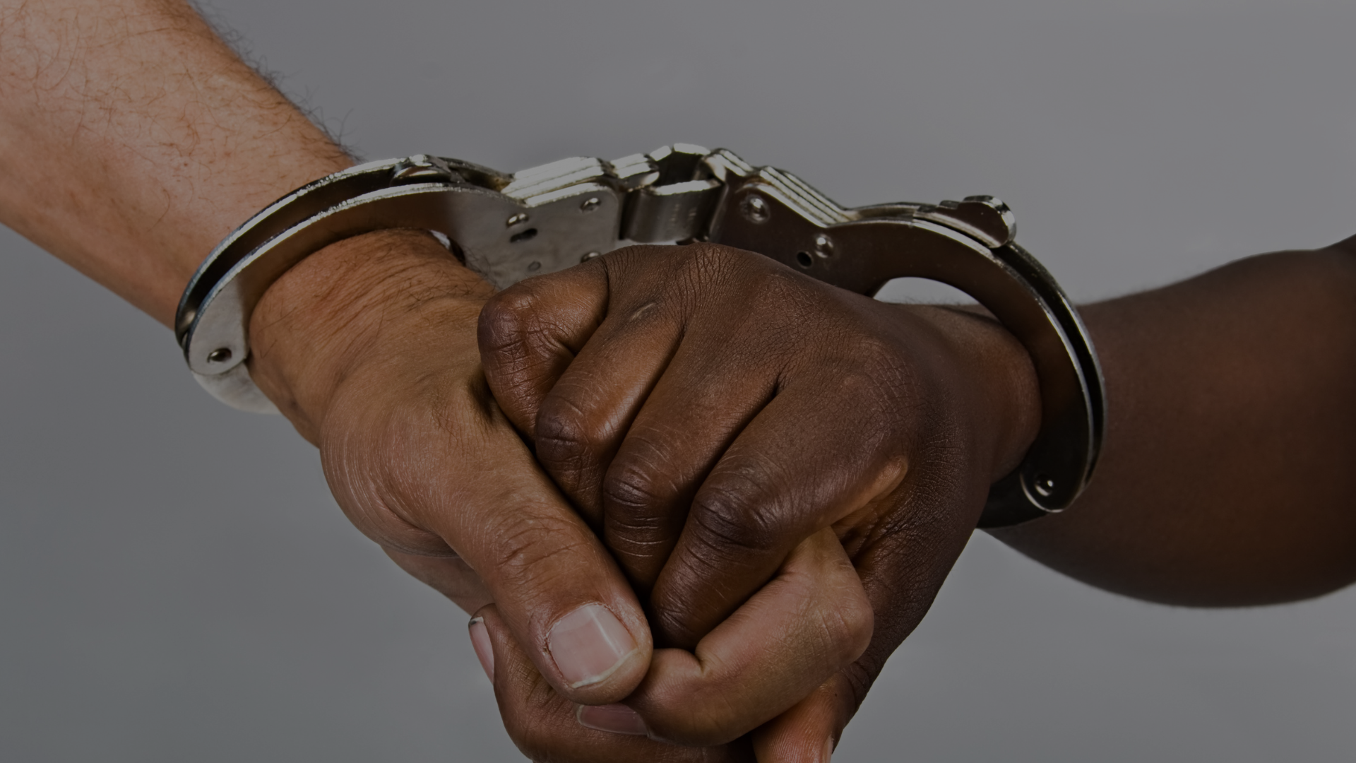 Arrestan pareja acusada de lavado de activos procedente de secuestro