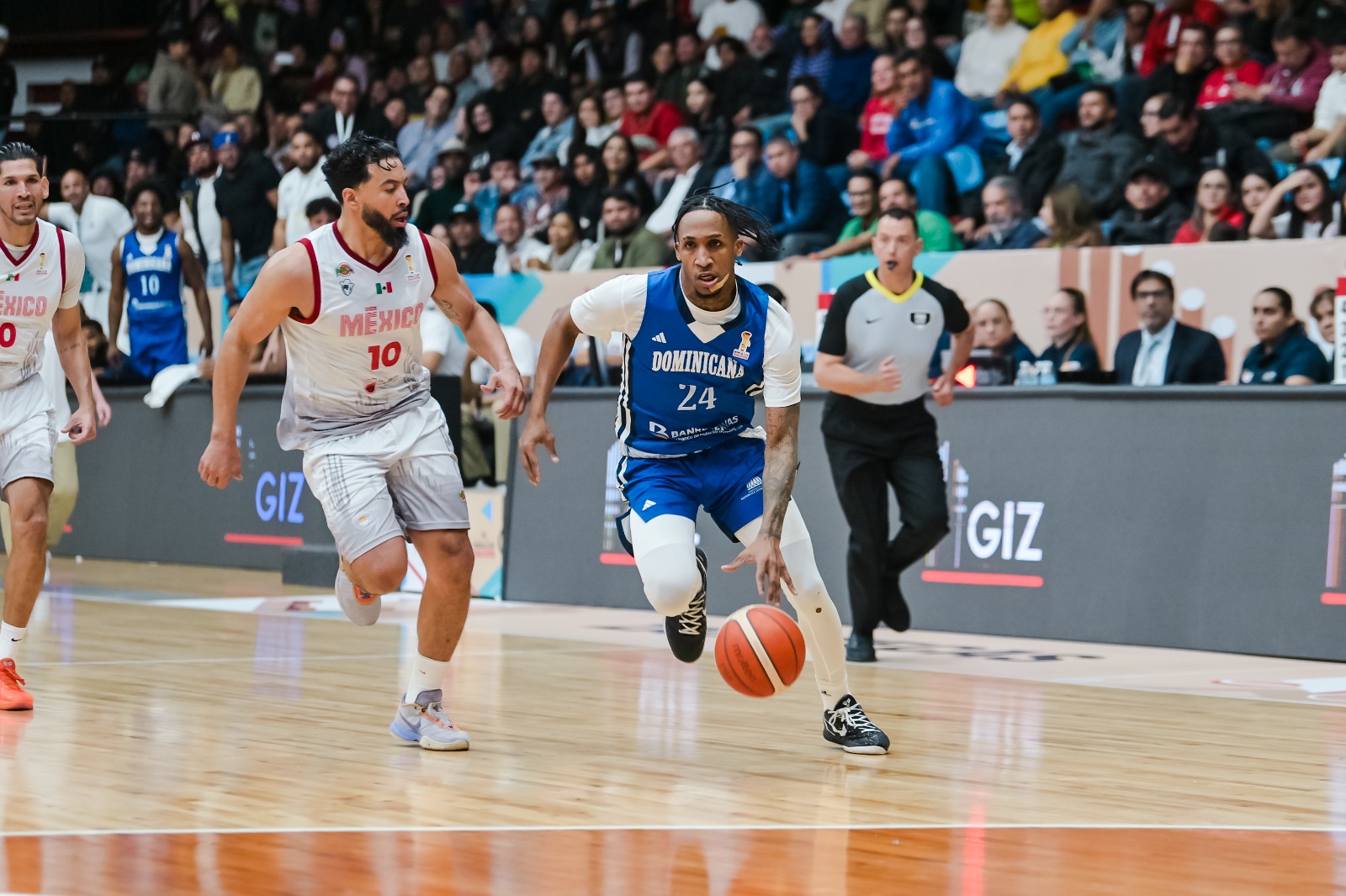 Por “actos de indisciplinas”, Fedombal separa al jugador Jassel Pérez del equipo nacional de baloncesto