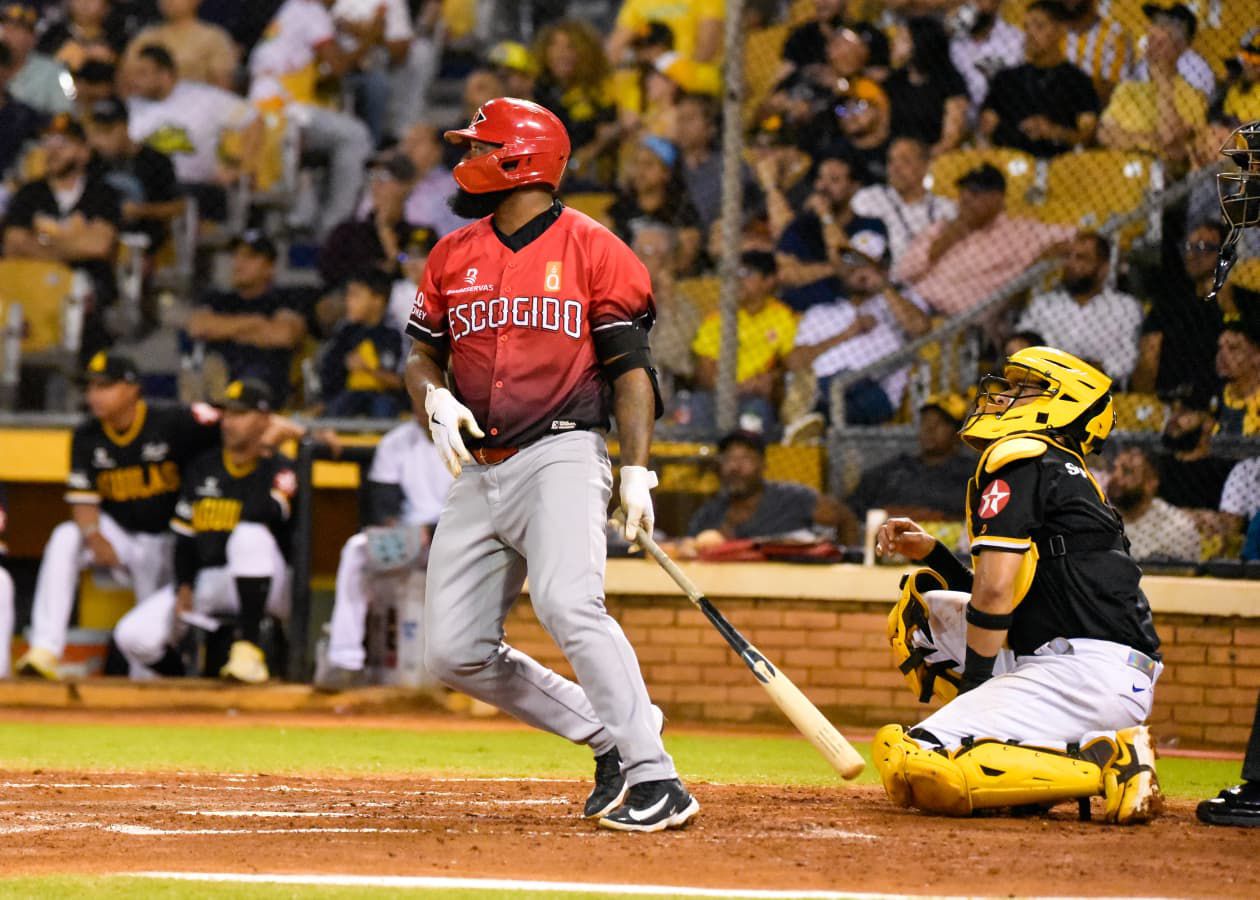 Lakins comanda blanqueada 6-0 sobre las Águilas