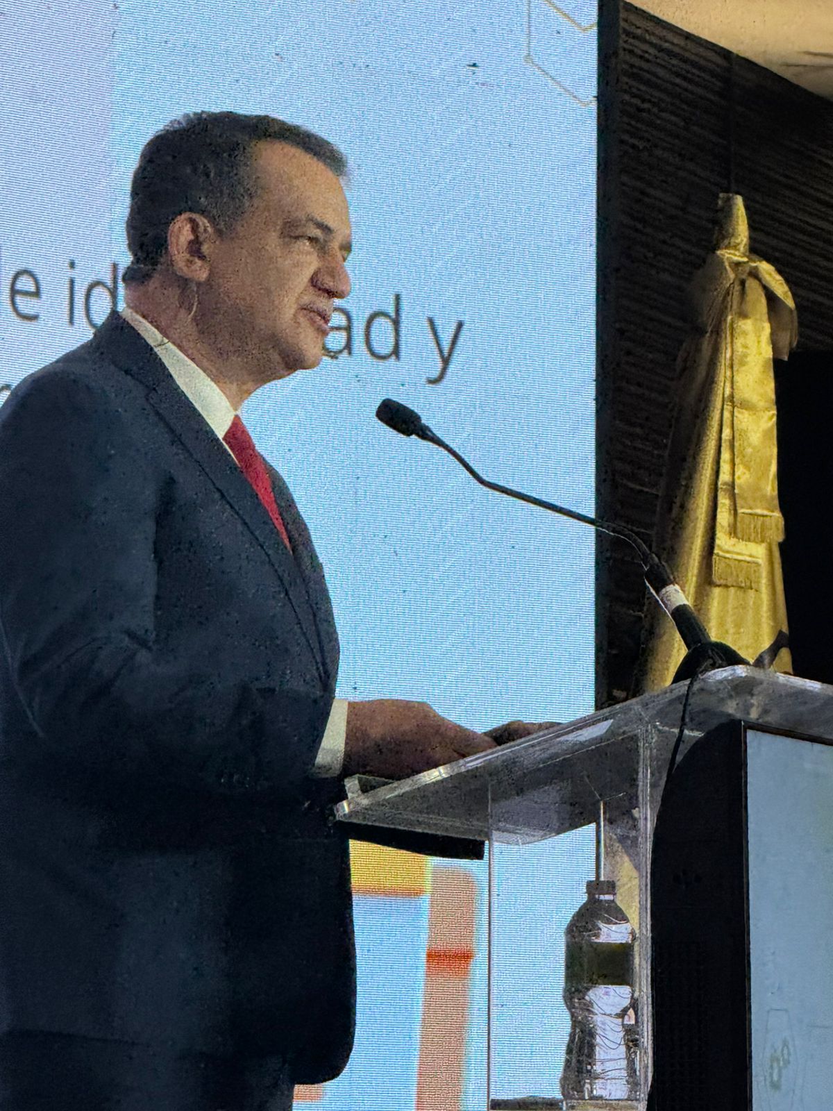 Nueva cédula podría sustituir pasaporte en caso de pérdida en algunos países.