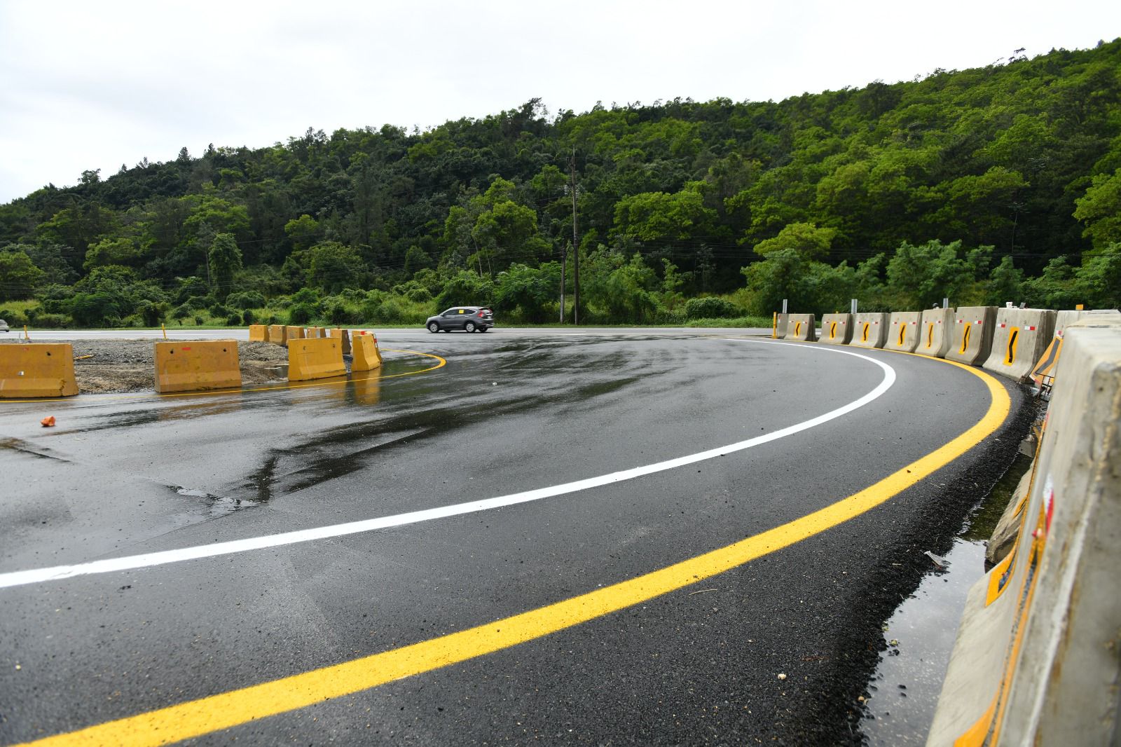 Obras Públicas pone en servicio nuevas soluciones viales en la Autopista Duarte