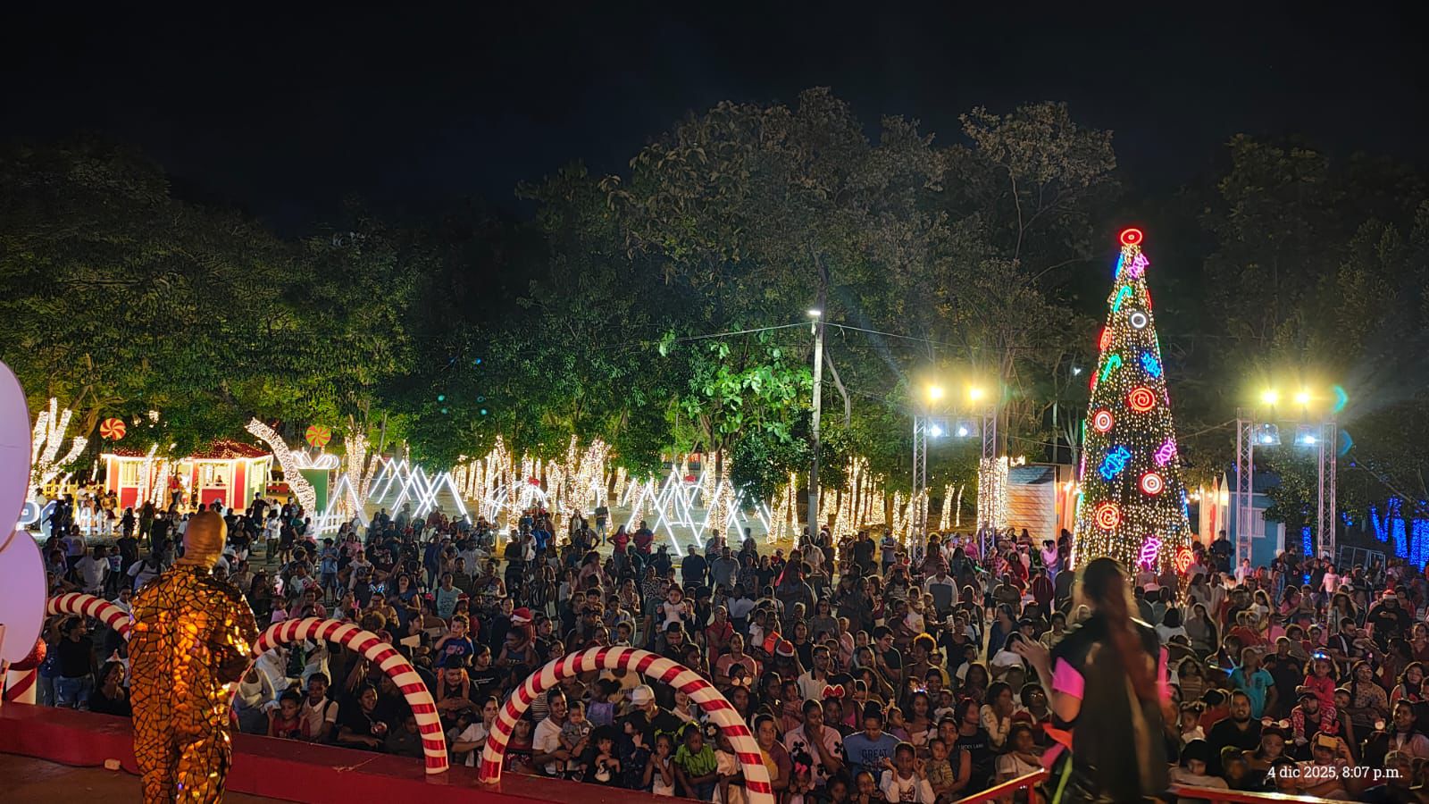 Más de 400 mil personas visitaron Villa Navidad el 25 de diciembre