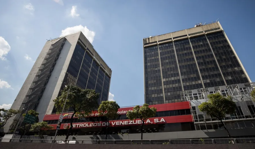 La petrolera estatal de Venezuela denuncia un ataque cibernético para detener su actividad