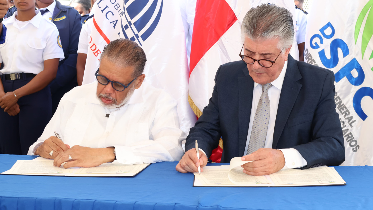 Firman acuerdo para la reintegración de adolescentes en conflicto con la ley